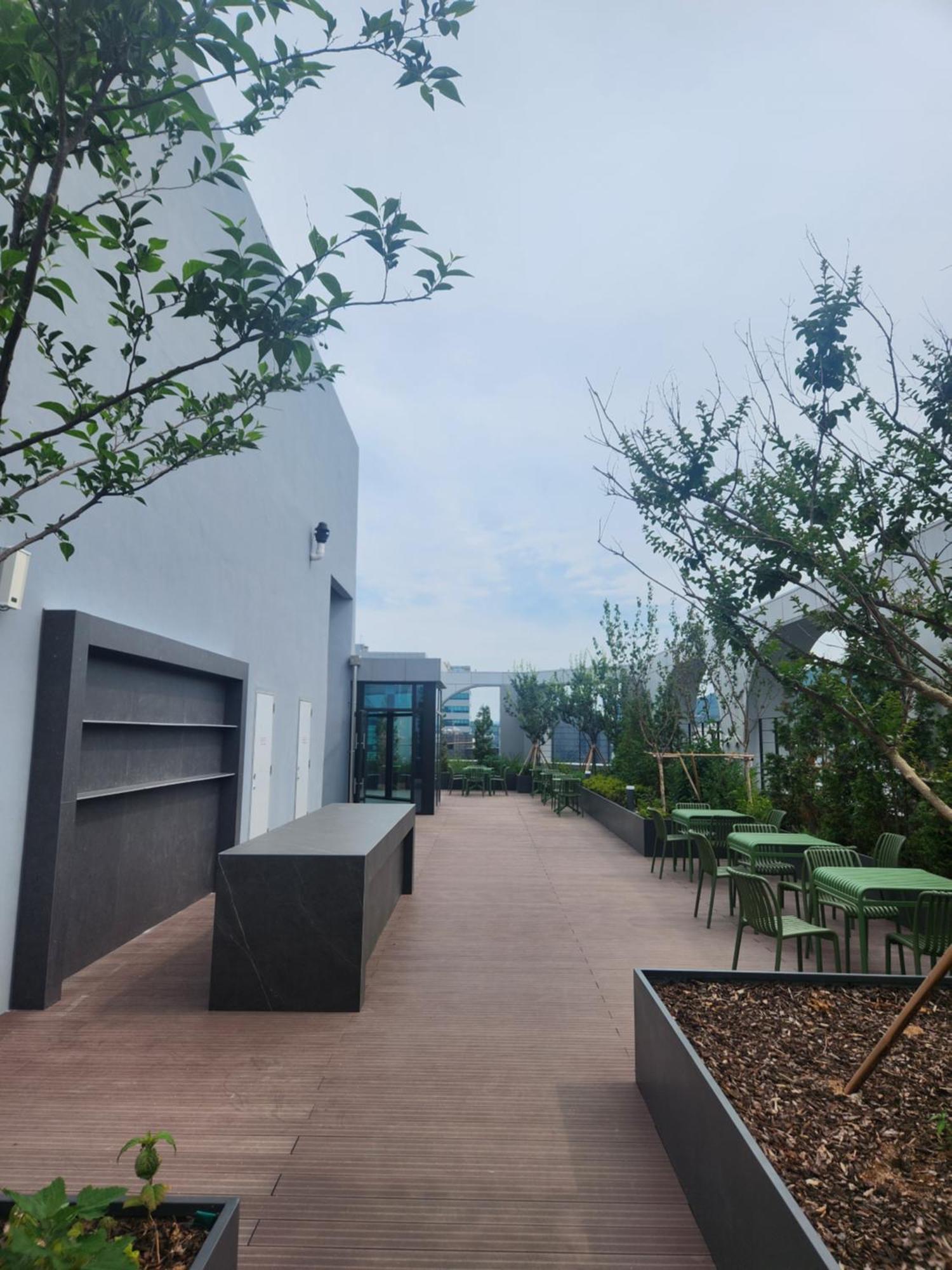 Center Of Seoul, Newly Built High Floor House With View Apartment