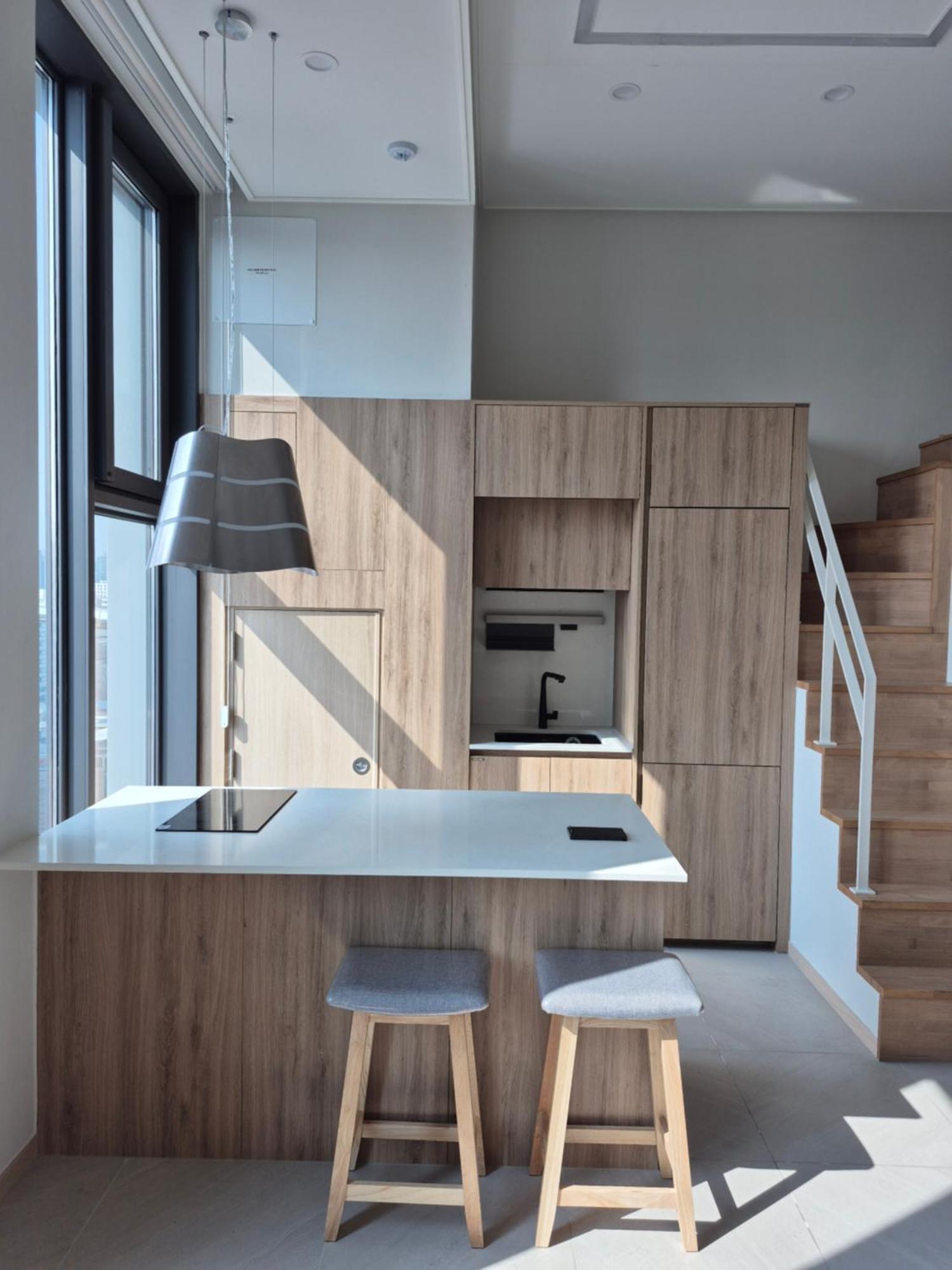 Center Of Seoul, Newly Built High Floor House With View Apartment